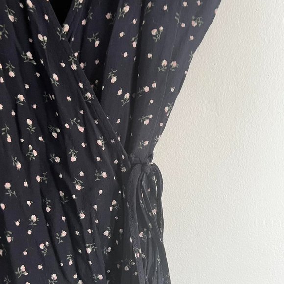 Brandy Mellville - Robbie Wrap Dress | Navy Ditsy Floral | X Small | Juniors 3 - Picture 11 of 16